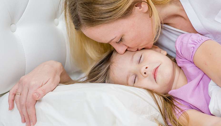 איך להעיר את הילד שלך בבוקר?