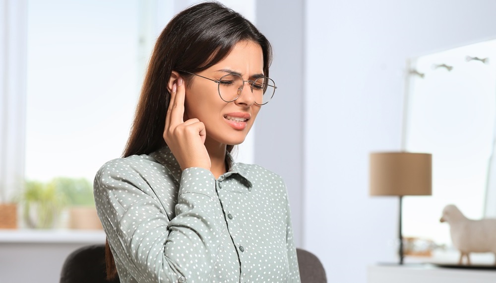 כאבי אוזניים – הסיבות, התסמינים ודרכי הטיפול